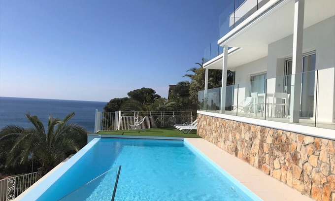 Canyet de Mar Villa | 8 minutes walk from Canyet beach VILLA ROSAMAR LUXURY * 320 m2, SEA VIEW
