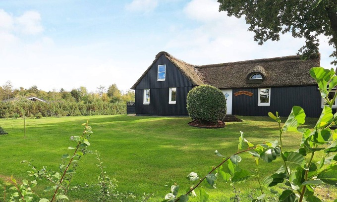 Ertebølle House | 8 person holiday home in Farsø