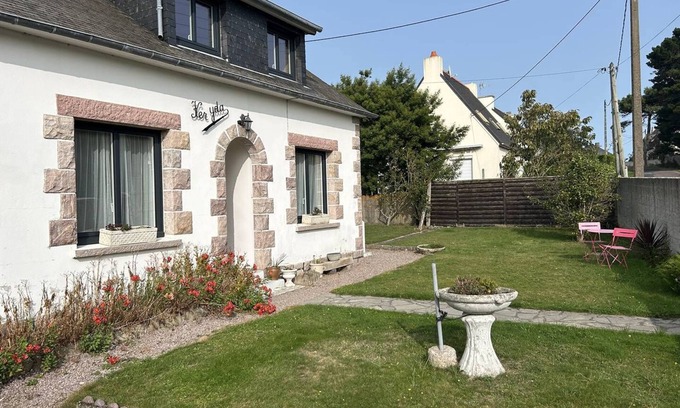 Erquy House | 801 - House sleeps 4, close to the center of Erquy