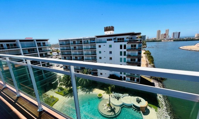 Marina Mazatlan Condo | 8013B penthouse vista a la marina y a la alberca