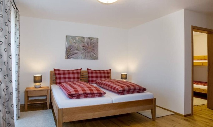 Sonnen Apartment | 80qm Familienferienwohnung mit drei seperaten Schlafzimmern - Frühstückskorb inkl.