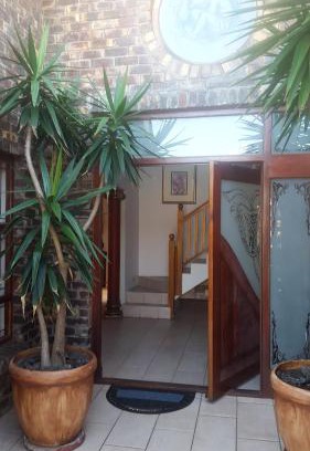 Bluewater Bay House | 84 De Mist Guesthouse
