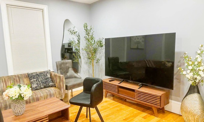Meeting House Hill Apartment | 85a Charming, Cozy 3BR, 2BA Home Near Downtown Boston