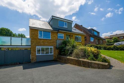 Cowes House | 88 Baring Road - Cowes