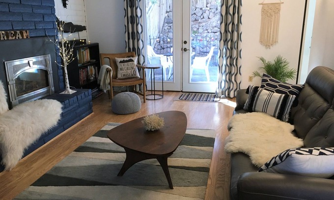 Los Alamos House | 8min to LANL. 2BR townhouse in Los Alamos downtown