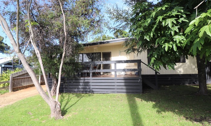 Mallacoota House | 9 Bastion Point Road