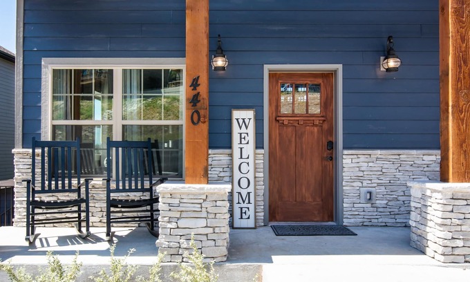 Table Rock House | 9 Bedroom w/Private Indoor Pool/hot tub/fire pit