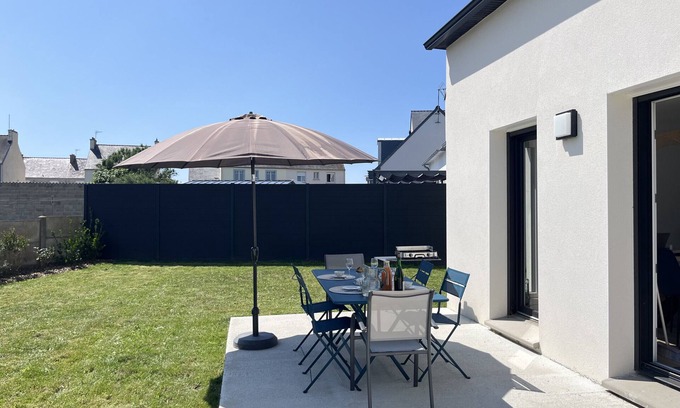 Saint-Guenole House | 900m from the beach, House for 6 & garden