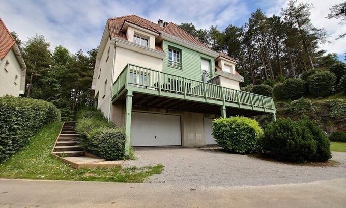 Neufchatel-Hardelot House | 93 AUBÉPINES: House with garden and terrace near Golf des Dunes, sleeps 8