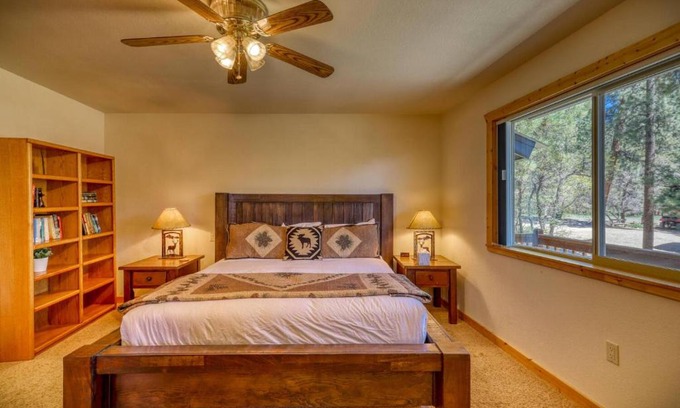 San Juan River Village House | 942 Harman Ave