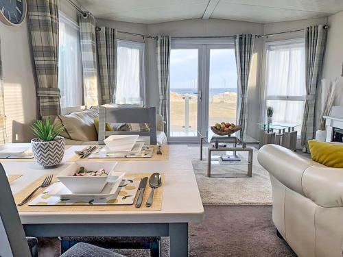 Redcar Resort | 97 DANBURY