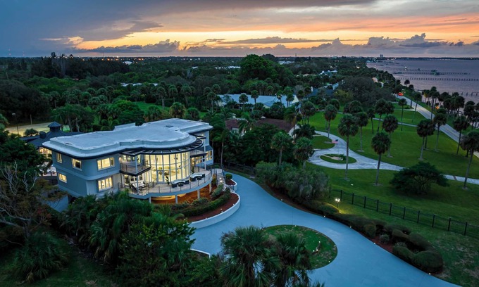 Fort Pierce House | 9K SF Waterfront Mansion/Pool