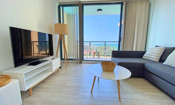 Cronulla Apartment | 9TH FLOOR, FULLY FURNISHED, OCEAN VIEW APARTMENT