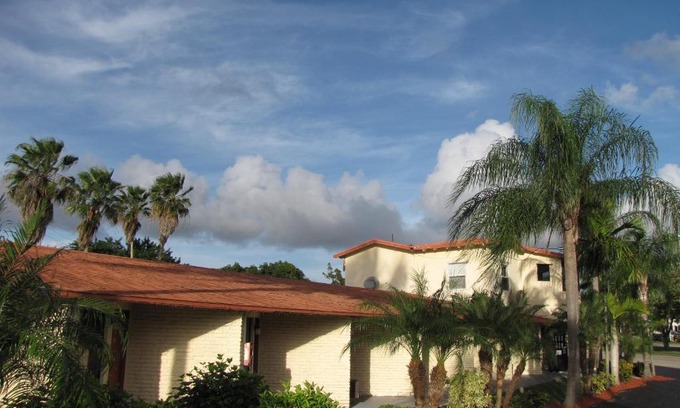 Homestead Hotel | A-1 Budget Motel