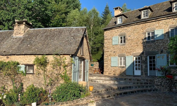 Le Cayrol House | A 10 MIN DE Laguiole Maison DE Vacances 10 Pers. Piscine, Petanque, Barbecue