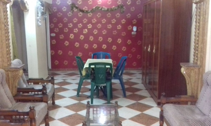 Al-Muntazah Apartment | A 3-BR apt w FP, GV & 20 min to the sea & Muntazah