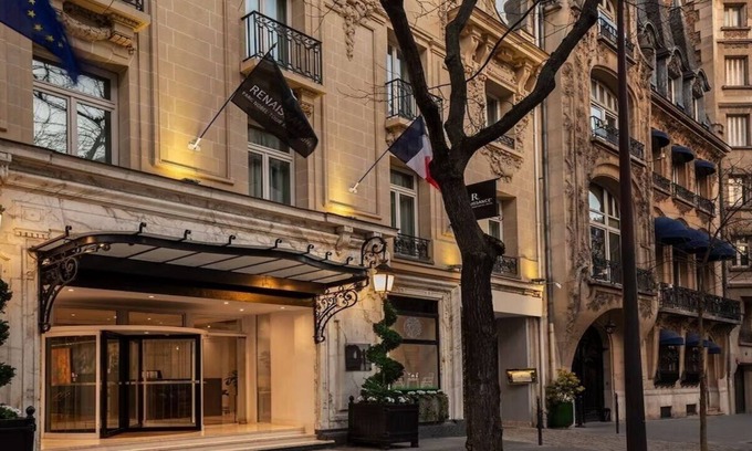 Porte-Dauphine Apartment | A 400M2 LOUIS XVI-ESQUE HOME "LA CRÈME DE LA CRÈME"ON AVE DES CHAMPS ELYSEES