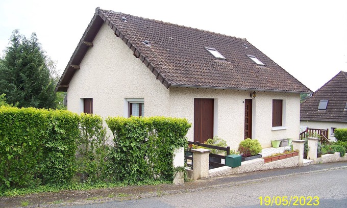 Seilhac House | A 5 Minutes à Pied du Bourg , Maison Avec Jardin Arboré
