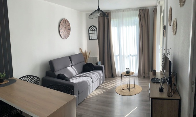 Equemauville Apartment | A 5 Minutes du Centre Historique D'honfleur ! Appartement Cosy Avec Piscine