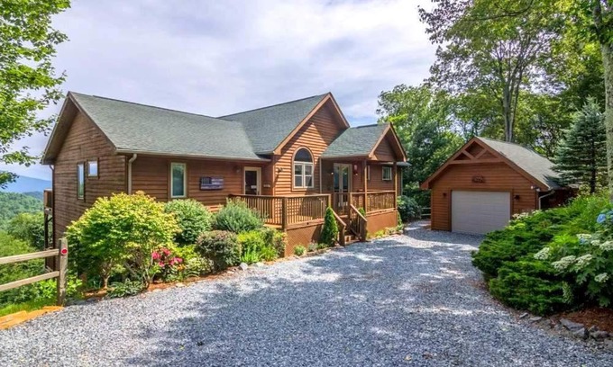 Boone House | A Bears Eye View