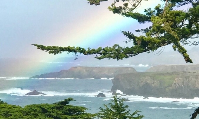 Albion House | A beautiful ocean view property in a gated community on the Pacific Coast.