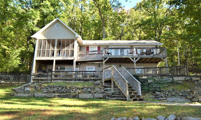 Scottsboro House | A beautiful piece of Heaven on the waterfront