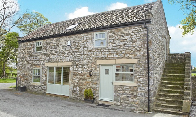 North Bitchburn Cottage | A beautifully finished, light and airy barn conversion where pets go free.