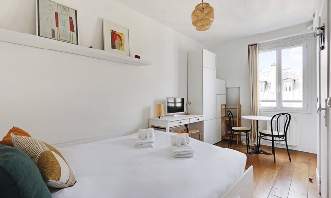 Saint-Vincent-de-Paul Apartment | A Canal St Martin Two Rooms