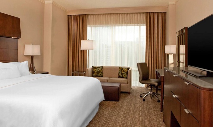 Lenox House | A Captivating Room for a Great Romantic Getaway!