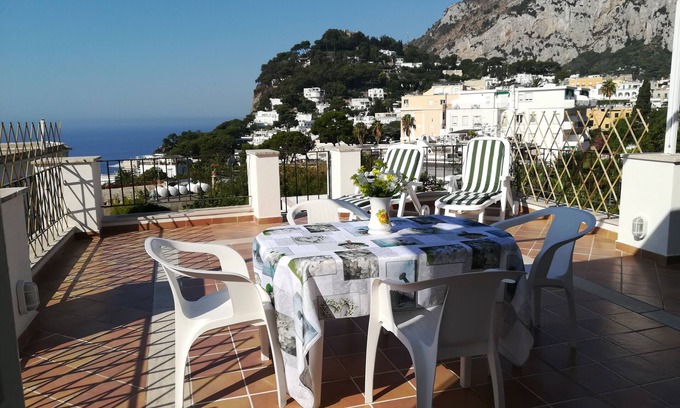 Capri House | A centrally located house with a breathtaking view of the Island.