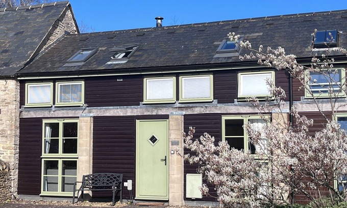 Cirencester Cottage | A charming cottage on the Lower Mill private nature reserve in The Cotswolds
