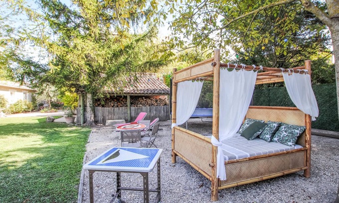 Velleron House | A charming country house with charm and character awaits you with a dream vacation.