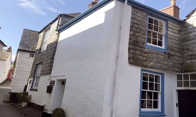 Port Isaac Cottage | A charming fisherman's cottage in picturesque Port Isaac harbour .
