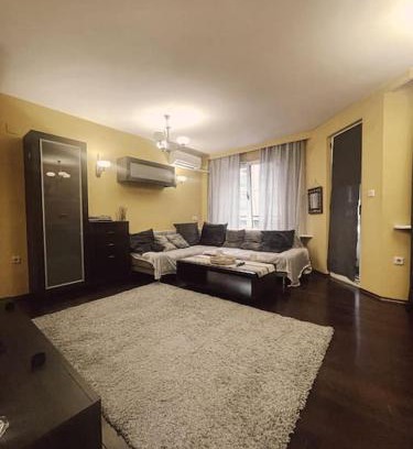 Oborishte Apartment | A Colorful Apart for a Start