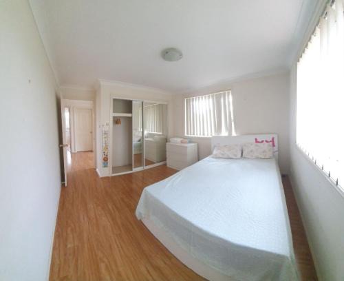 Warwick Farm House | A cosy private bedroom for you (2)