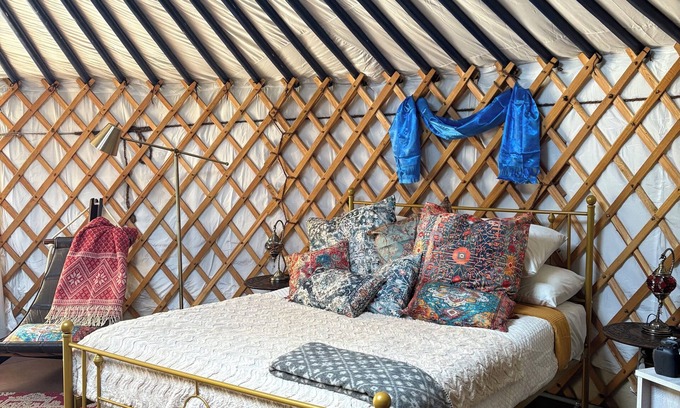 Madawaska Cabin | A Cosy Stay in an Authentic Mongolian Yurt!