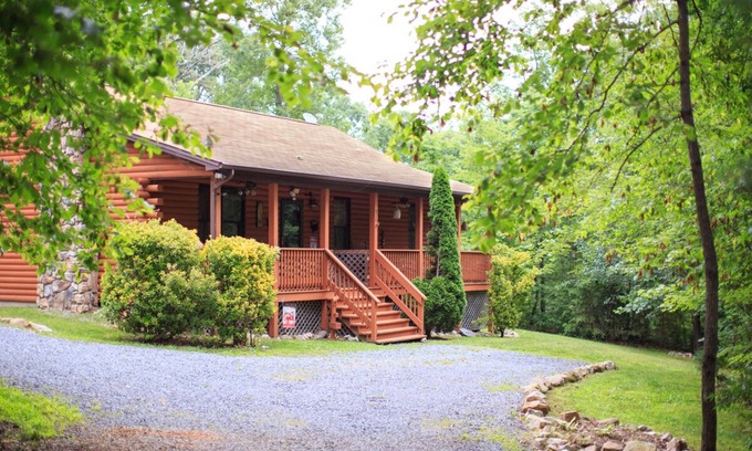 Luray Cabin | A Cozy Bear Cottage! Quiet and Beautiful!