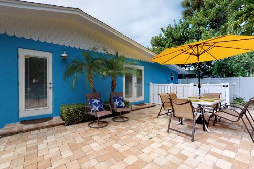 Anna Maria House | A Cozy Cottage