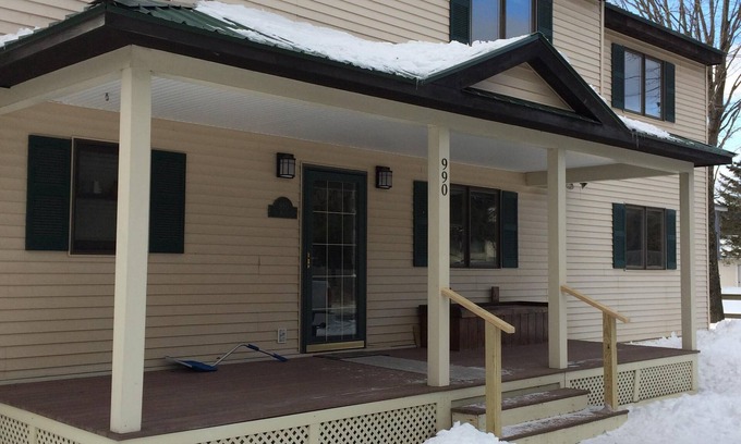 Cavendish House | A distinctive family retreat for an epic ski vacation!