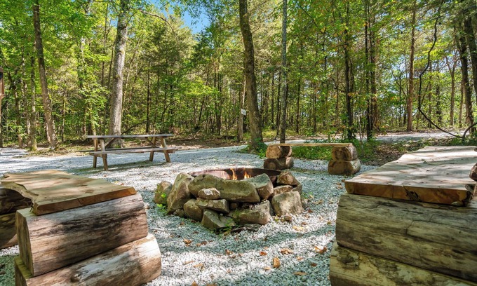 Branson Cabin | A Glamping Retreat in the Branson Countryside! Close to All Major Attractions