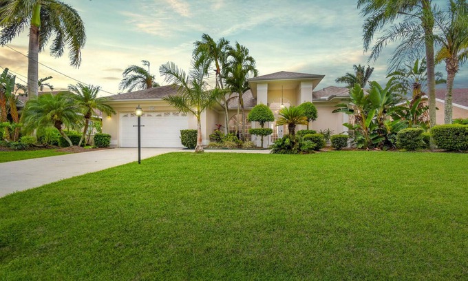 Pelican House | A great waterfront escape with amazing views and features!