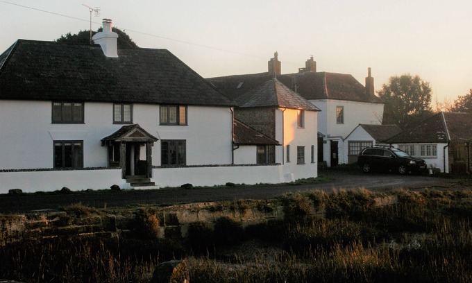 Chichester House | A harbour hideaway - ideal for families and groups