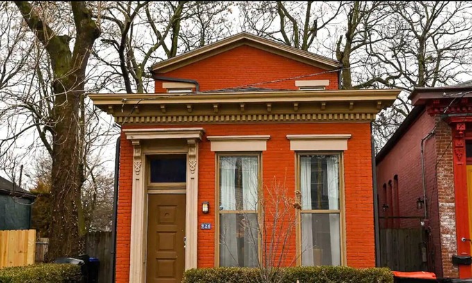 Phoenix Hill House | A Hidden Gem Near NULU, Downtown, KFC YUM Center and the Slaughterhouse...