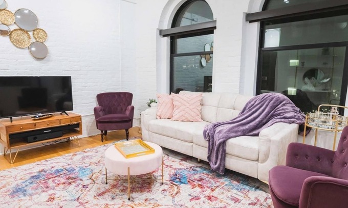 Downtown Omaha Apartment | A historic beautifully detailed suite, 1,300 square foot, corner loft in the heart of the Old Market