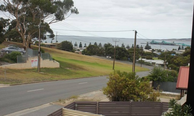 Port Lincoln Apartment | A & K Miller's Port Lincoln Studio Apartment