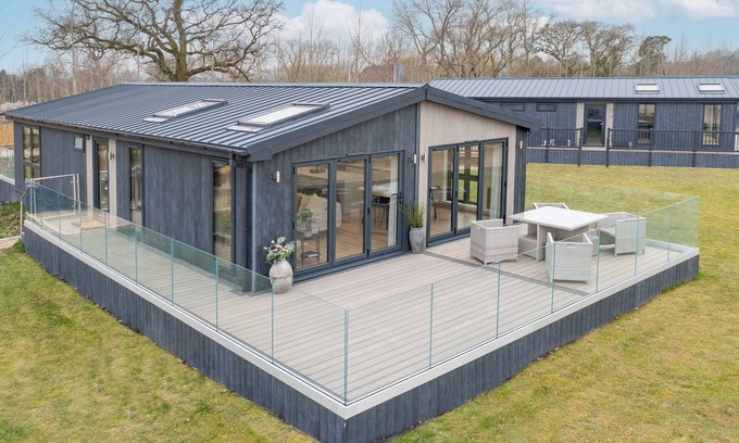 Wombleton Cottage | A keld spring lodge retreat that sleeps 6 guests in 3 bedrooms
