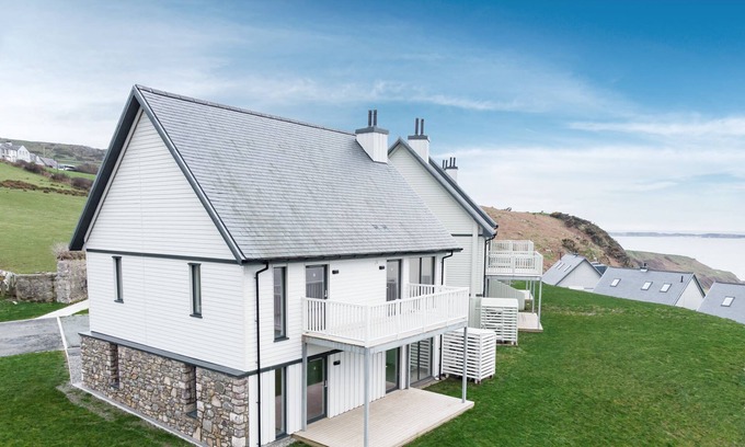Pistyll Apartment | A llyn peninsula that sleeps 5 guests in 2 bedrooms
