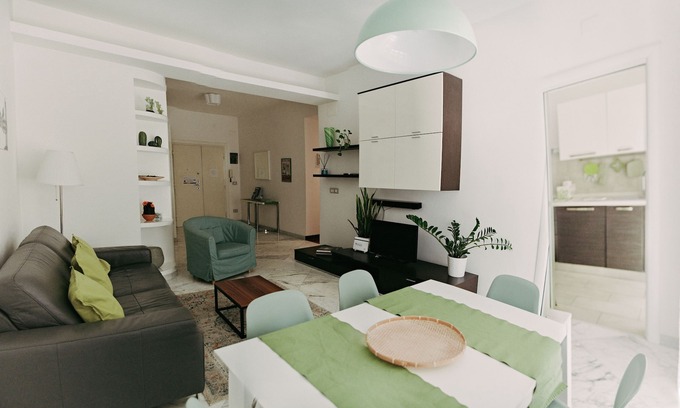 San Giovanni Apartment | A lovely and cozy home in the heart of real Rome
