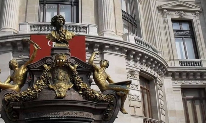 Chaussee-d'Antin Apartment | A LUXURY WALK BETWEEN THE OPERA & LA MADELEINE - TRULY FRENCH!