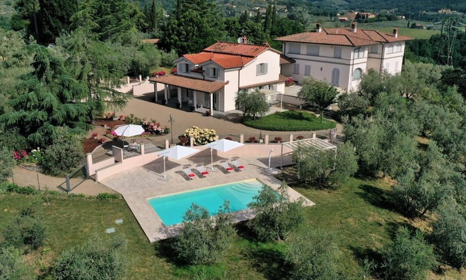 Figline e Incisa Valdarno Villa | A modern villa in the Florentine Chianti with private pool and amazing views.